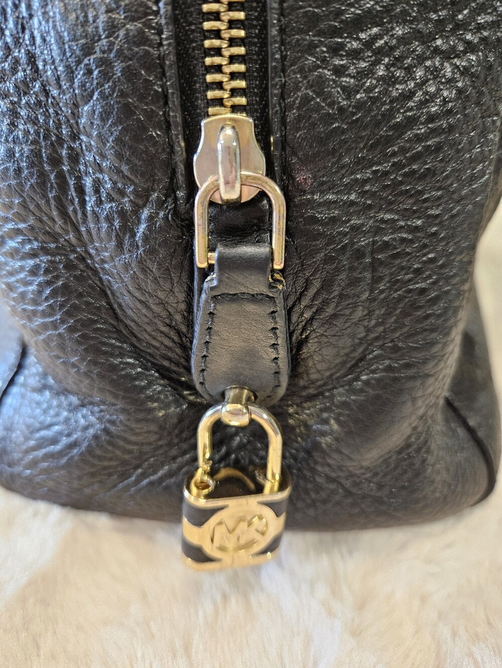 EUC MK Kirby Black Pebble Leather Women’s Satchel with Gold Hardware And Dustbag - Picture 3 of 15